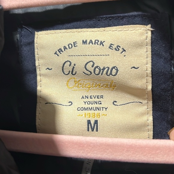 EUC navy blue puffer/flannel vest. Ci Sono. Size M. - Picture 2 of 3